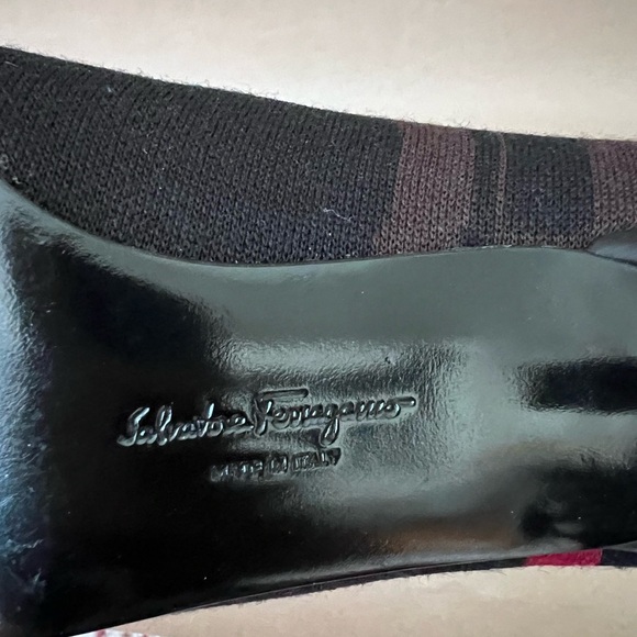 Salvatore Ferragamo Women’s Brown Red Black Canvas Leather Toe Heels Size 5.5 B - Picture 9 of 10